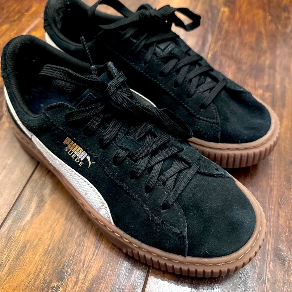 Puma Suede Platforms 5.5